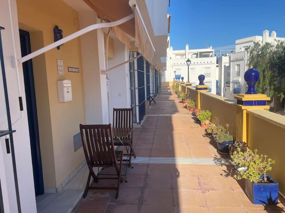 Casa Lola Conil, Azotea Al Mar Y Parking Solo Familias O Parejas Villa โกนิล เด ลาฟรอนเตรา ภายนอก รูปภาพ