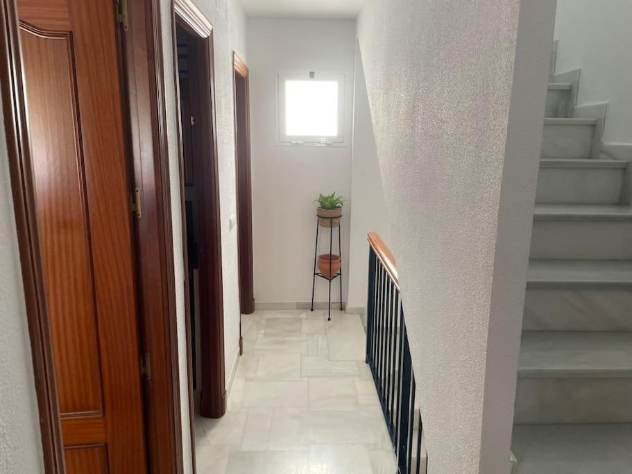 Casa Lola Conil, Azotea Al Mar Y Parking Solo Familias O Parejas Villa โกนิล เด ลาฟรอนเตรา ภายนอก รูปภาพ
