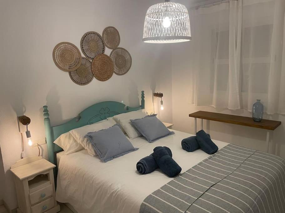 Casa Lola Conil, Azotea Al Mar Y Parking Solo Familias O Parejas Villa โกนิล เด ลาฟรอนเตรา ภายนอก รูปภาพ